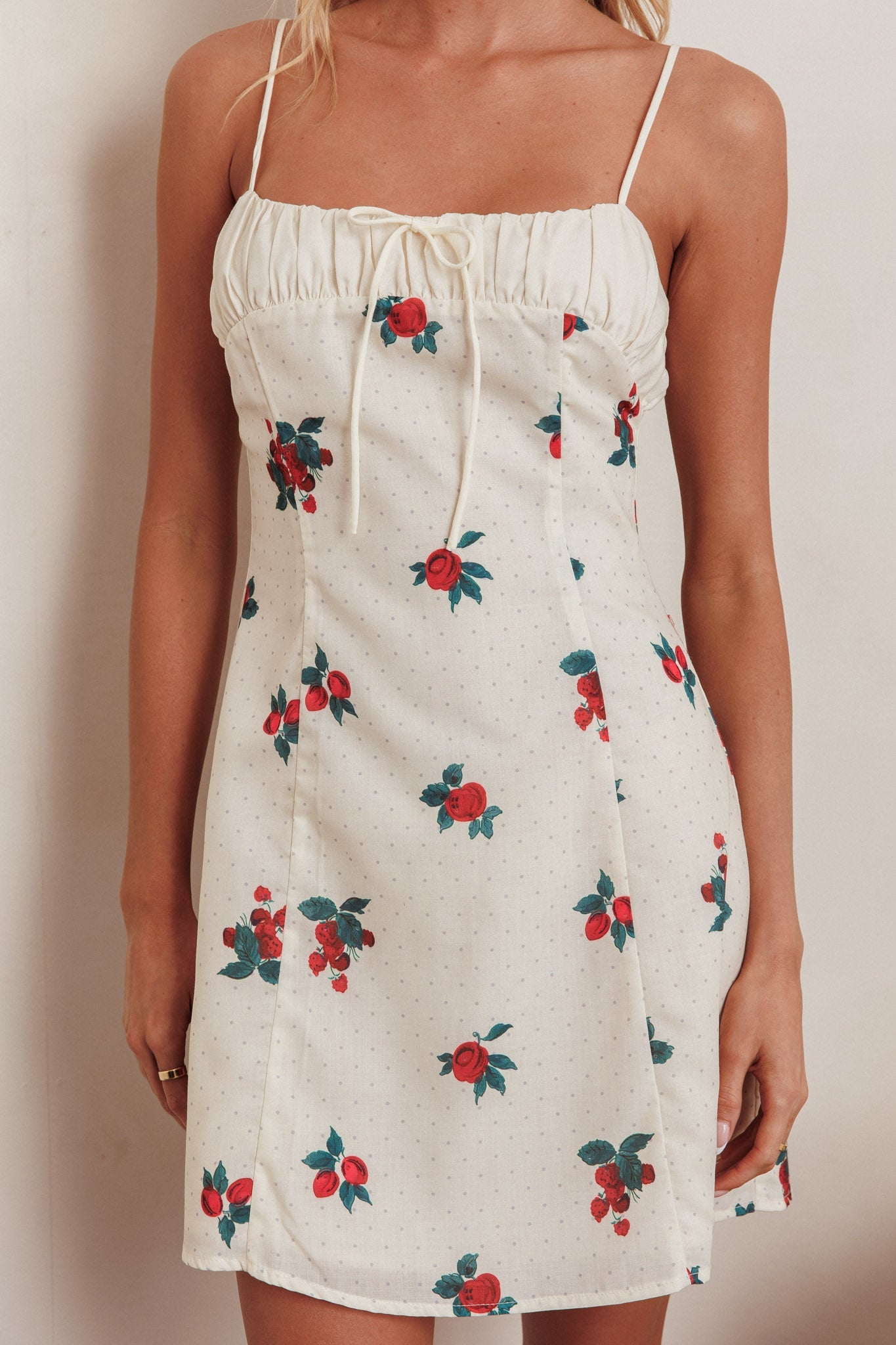 Mini abito con busto arricciato Clara rosa beige