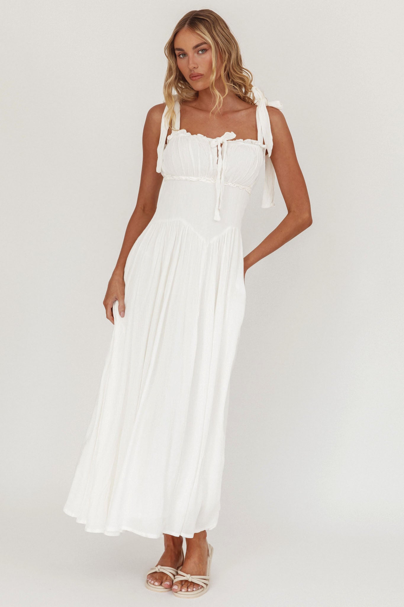 Abito midi Albury con spalle annodate e vita basca, bianco