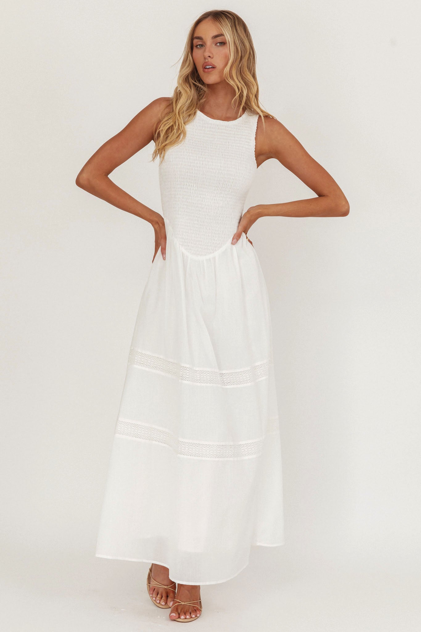Abito midi Smith con corpino arricciato bianco