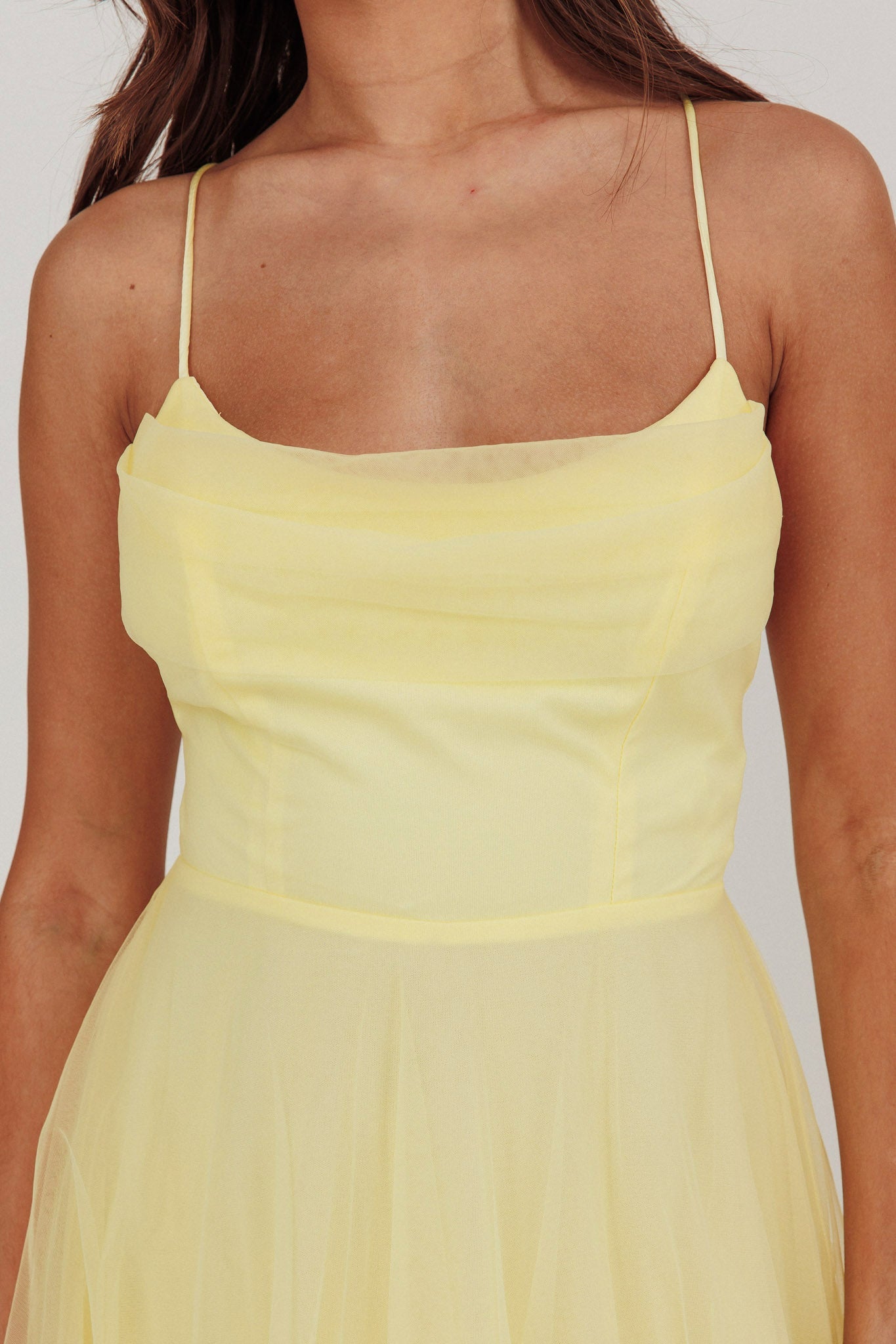 Abito midi in rete con scollo a pieghe Floating By giallo