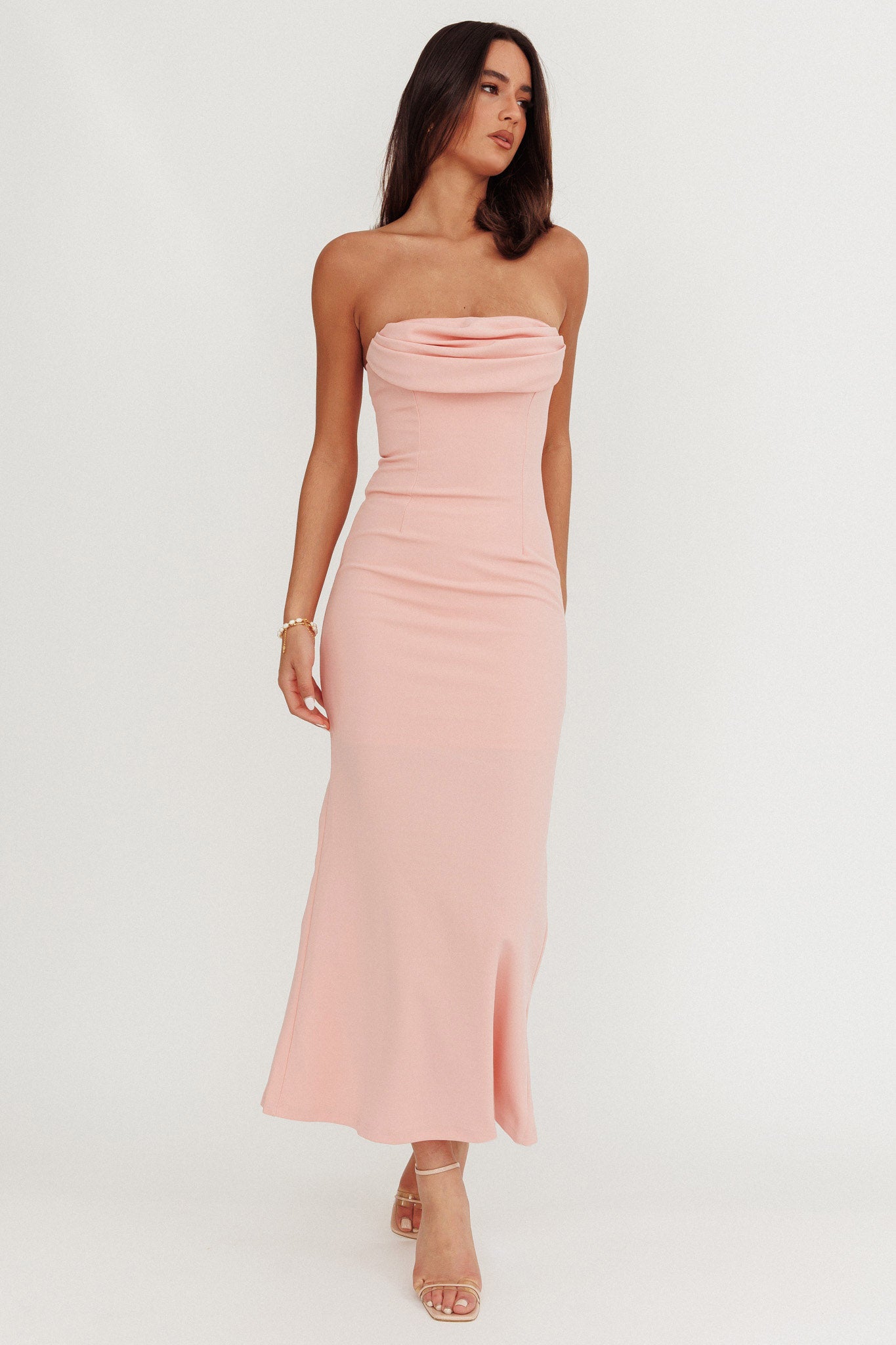 Abito lungo rosa con pieghe e spalline Well Versed