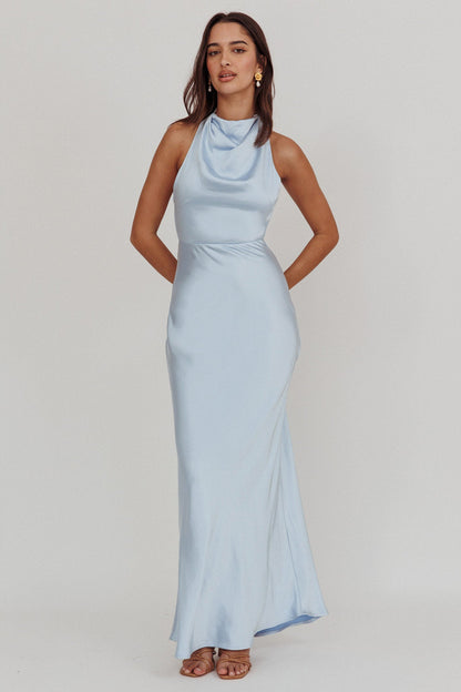Abito lungo con spalline e scollo all'americana e perle Gelato blu
