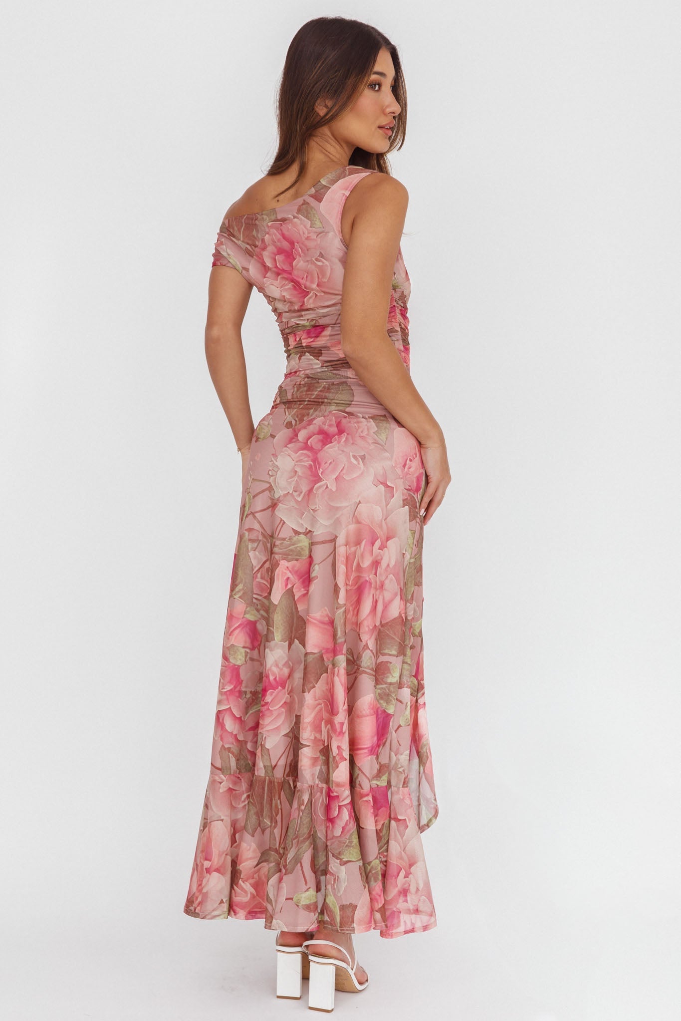 Abito lungo con scollo asimmetrico Moonlit Magic Floral Blush