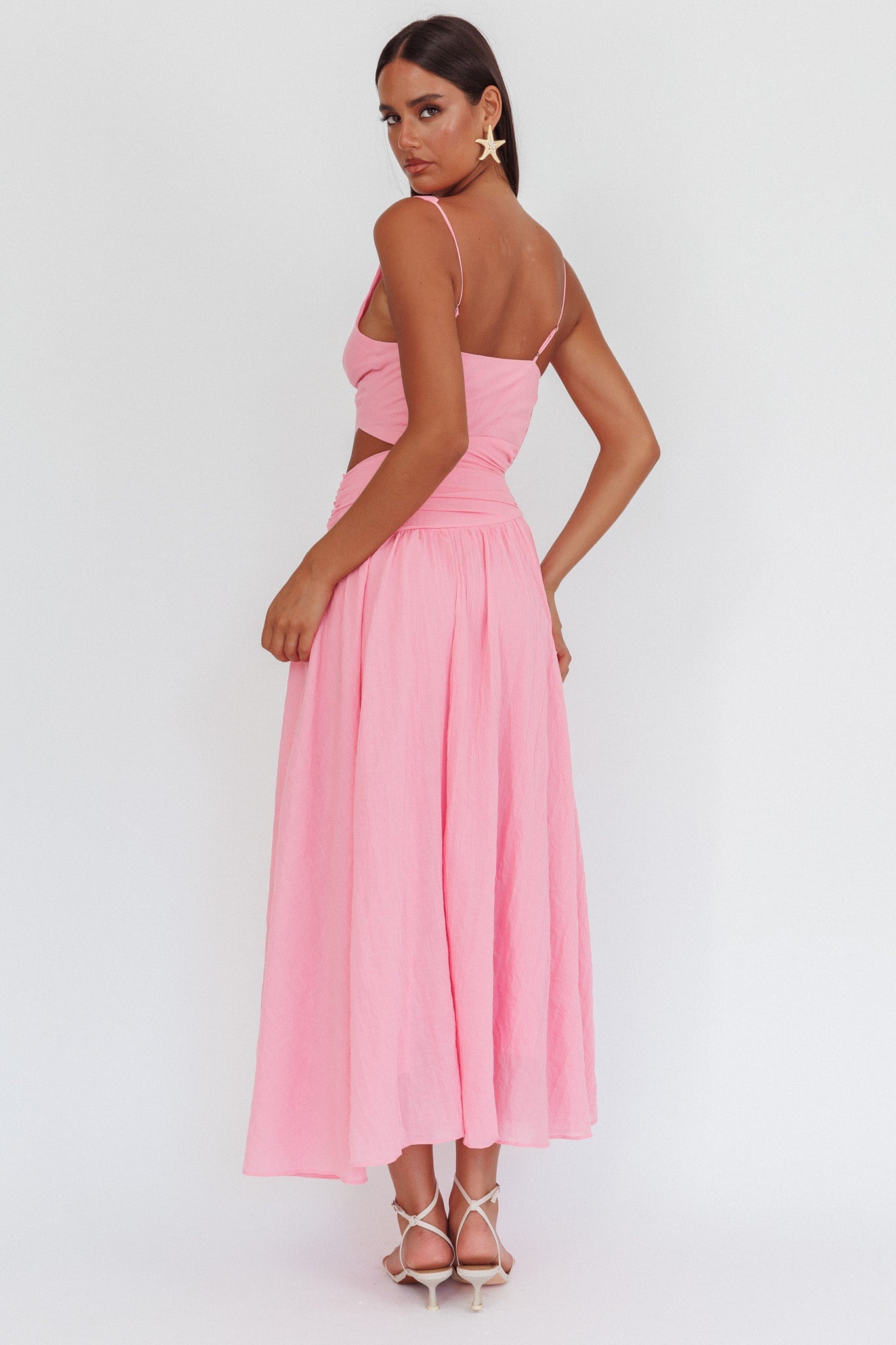 Abito lungo rosa con scollo a V e spalline sottili First Dates