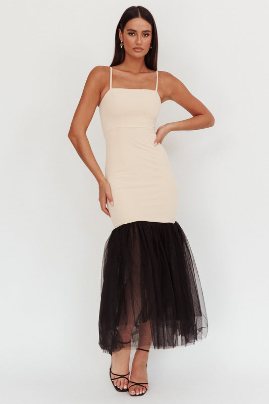 Abito lungo Tomie con orlo in tulle beige combinato