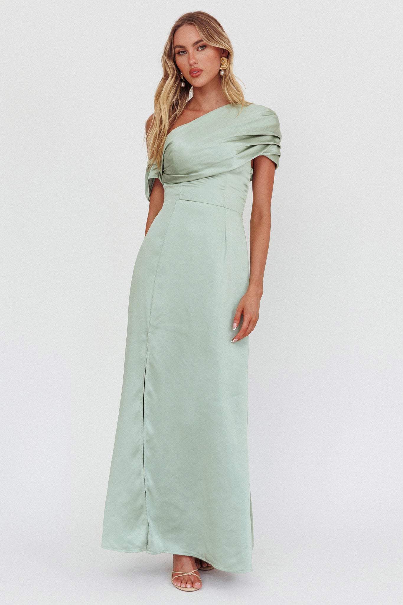 Bellissima Abito lungo con spalle asimmetriche Sage