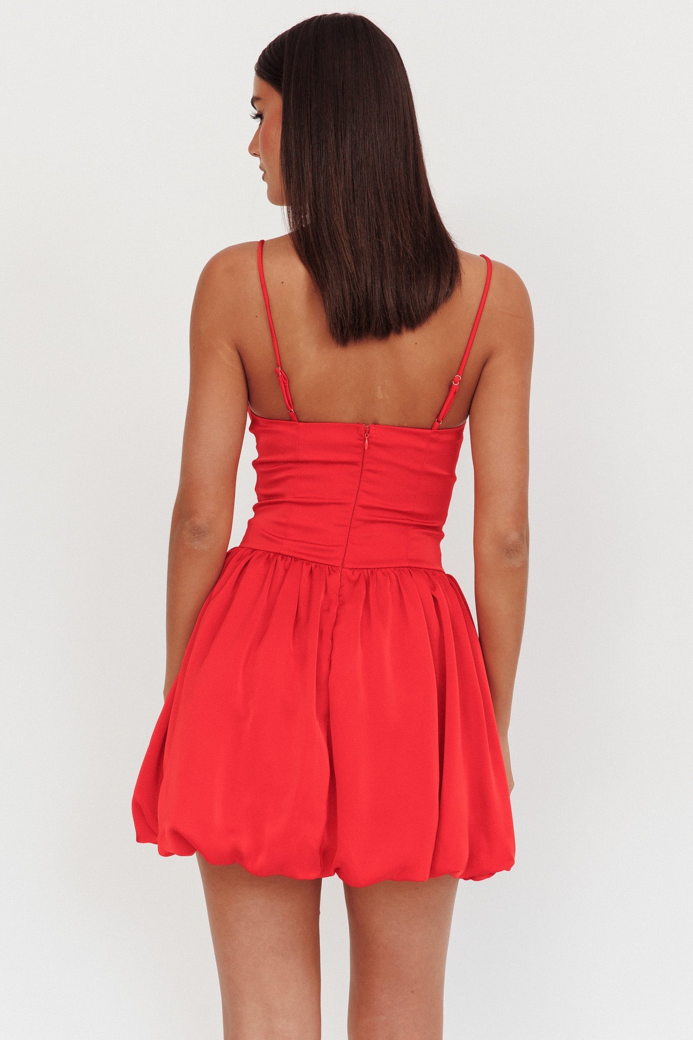 Mini abito rosso con gonna a palloncino accattivante