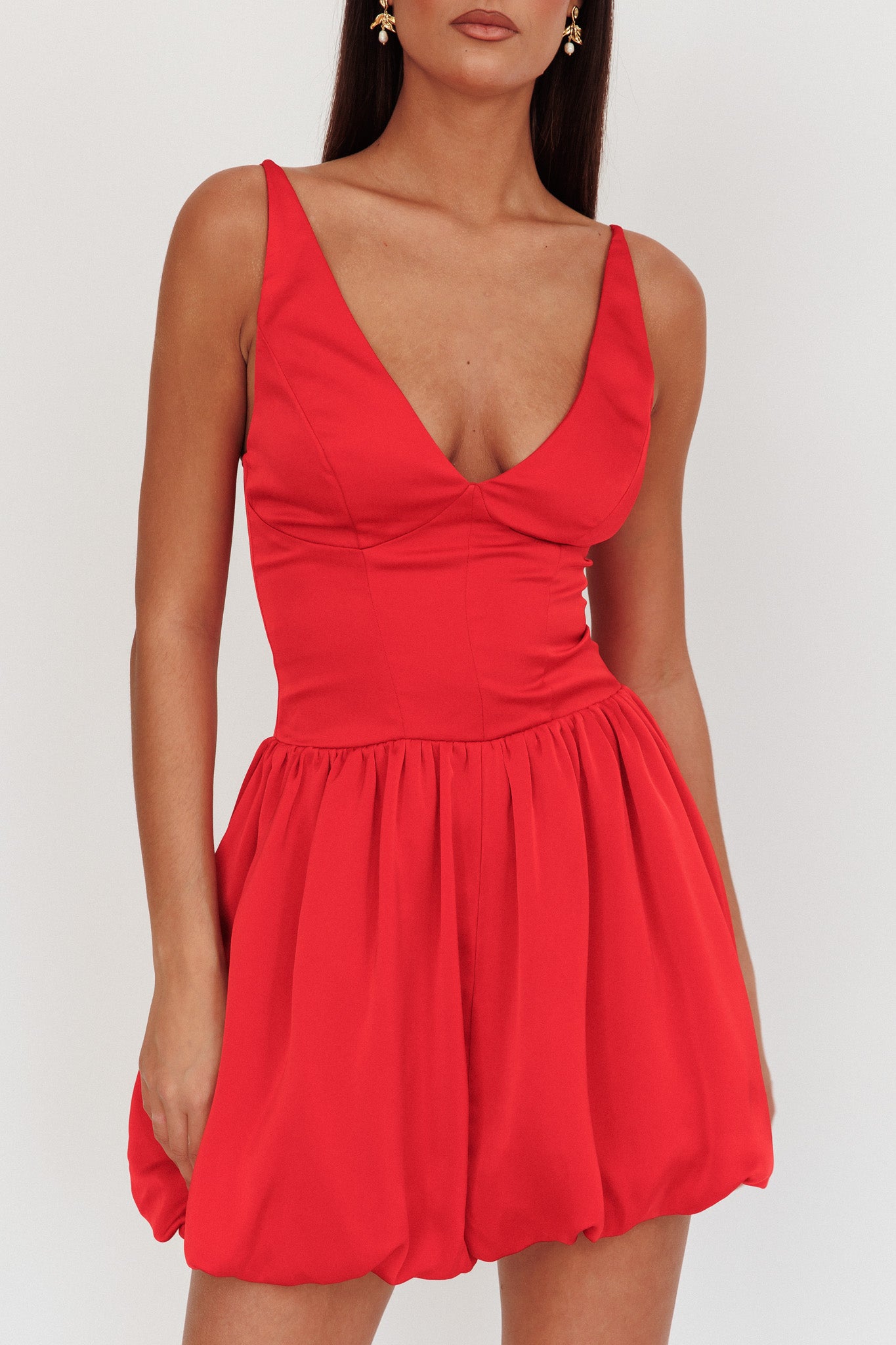 Mini abito rosso con gonna a palloncino accattivante