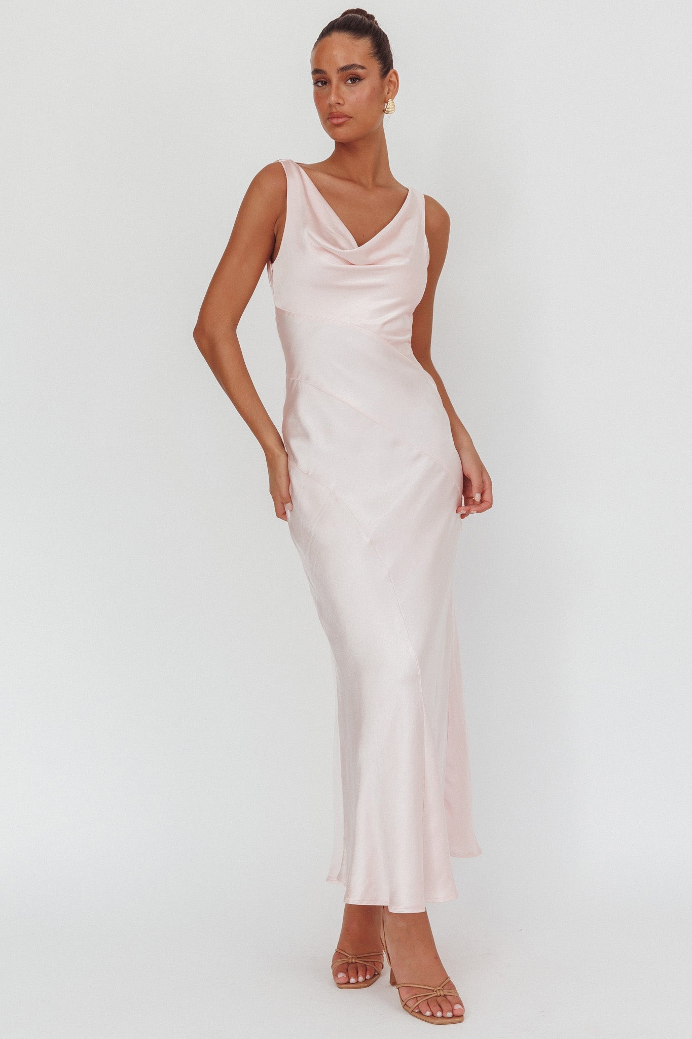 Abito lungo rosa con scollo a cappuccio e schiena scoperta Good Intentions