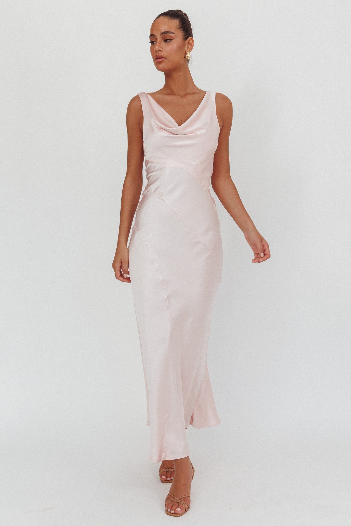 Abito lungo rosa con scollo a cappuccio e schiena scoperta Good Intentions