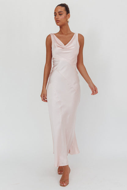 Abito lungo rosa con scollo a cappuccio e schiena scoperta Good Intentions