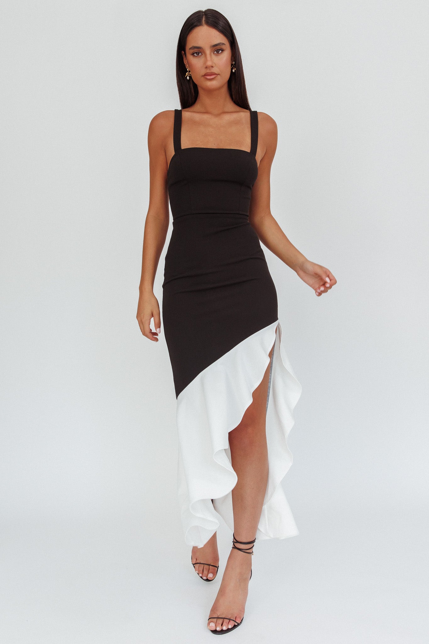 Abito lungo con orlo asimmetrico Delighted Contrast Black
