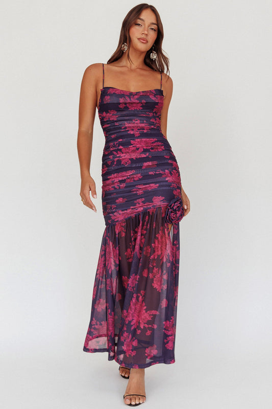 Abito lungo in rete arricciata Stole The Show con stampa floreale color uva