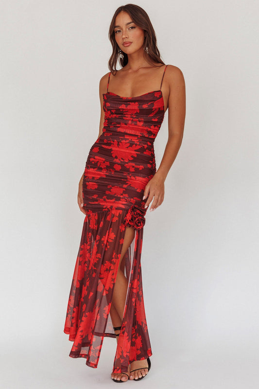 Abito lungo in rete arricciata Stole The Show con stampa floreale rossa