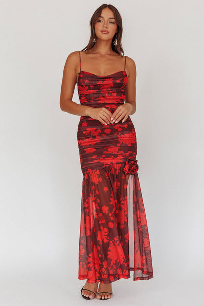 Abito lungo in rete arricciata Stole The Show con stampa floreale rossa