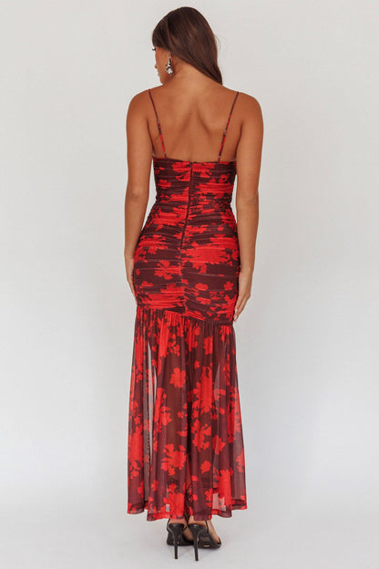 Abito lungo in rete arricciata Stole The Show con stampa floreale rossa
