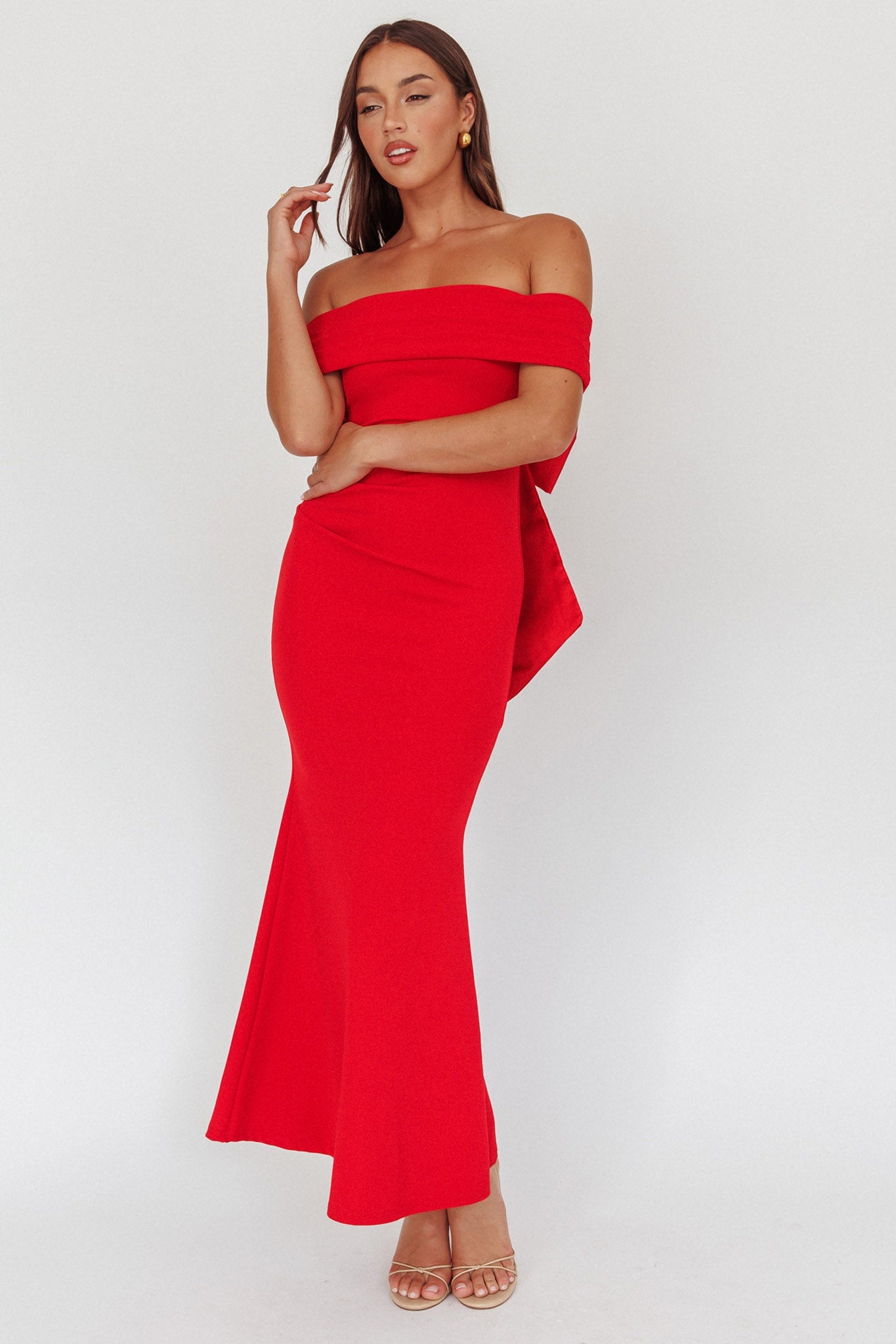 Abito lungo rosso con fiocco sulla schiena di Dancing Queens