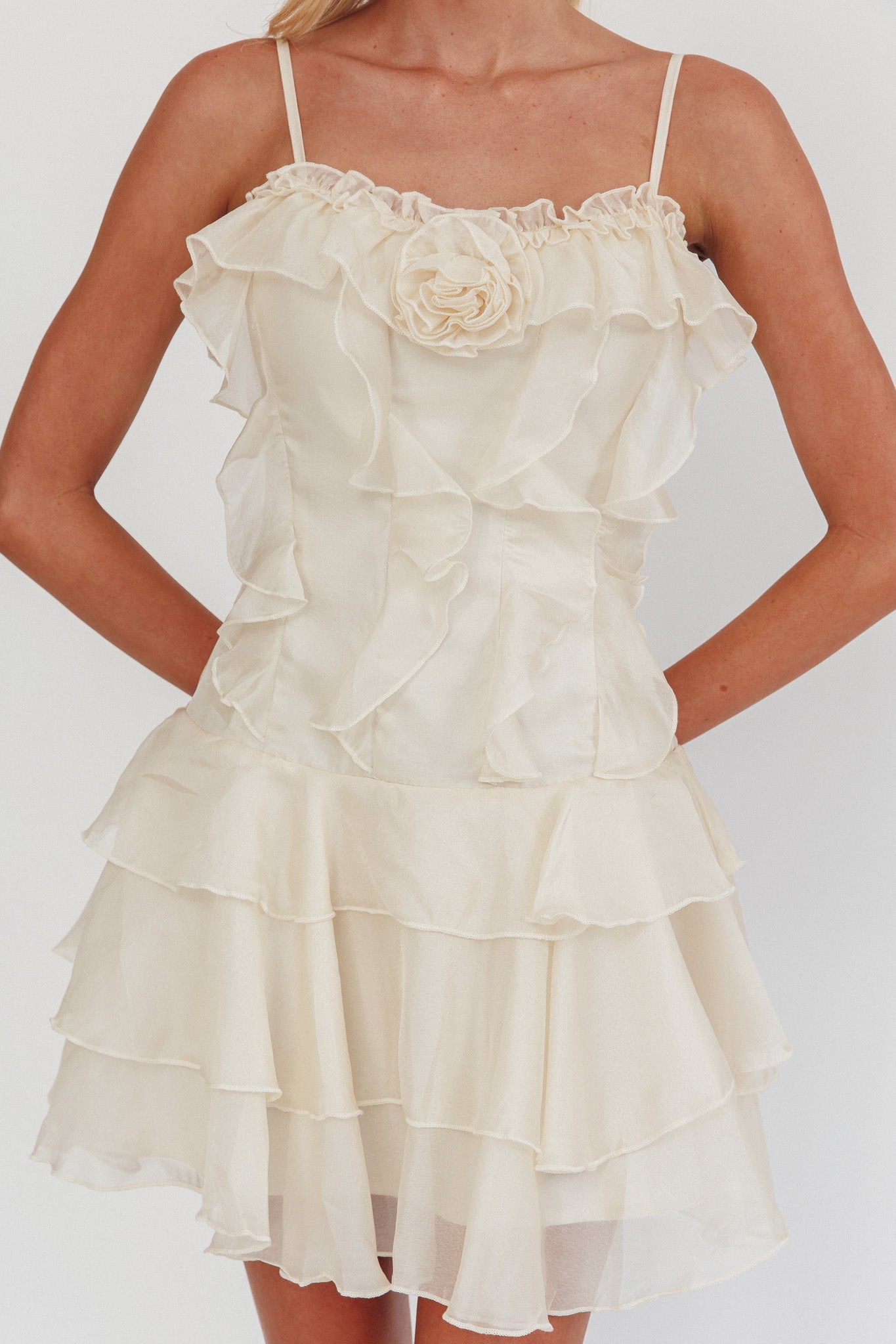 Sweetest Things - Mini abito con rosette e volant color crema