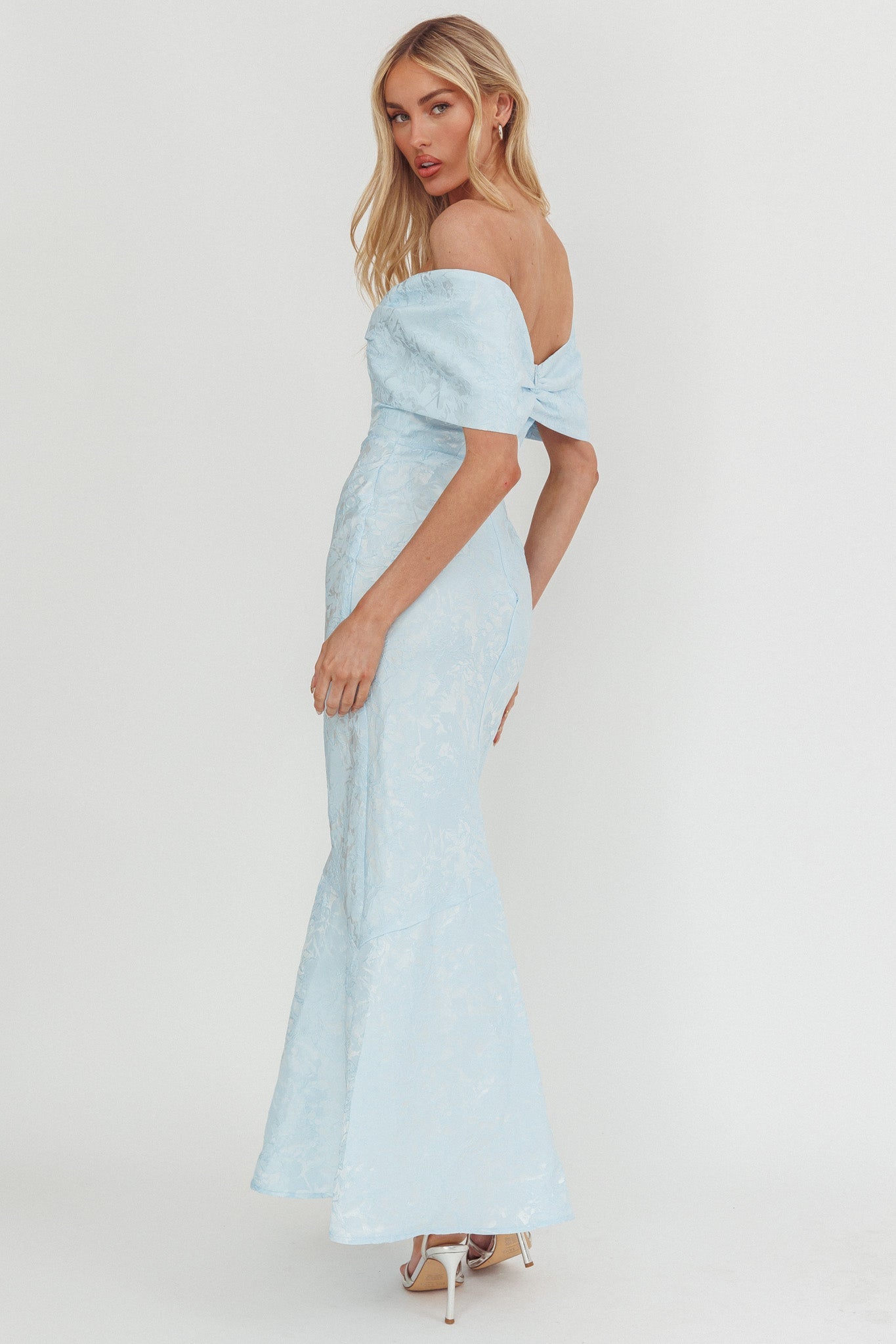 Abito lungo in jacquard con spalle scoperte Fairytales blu