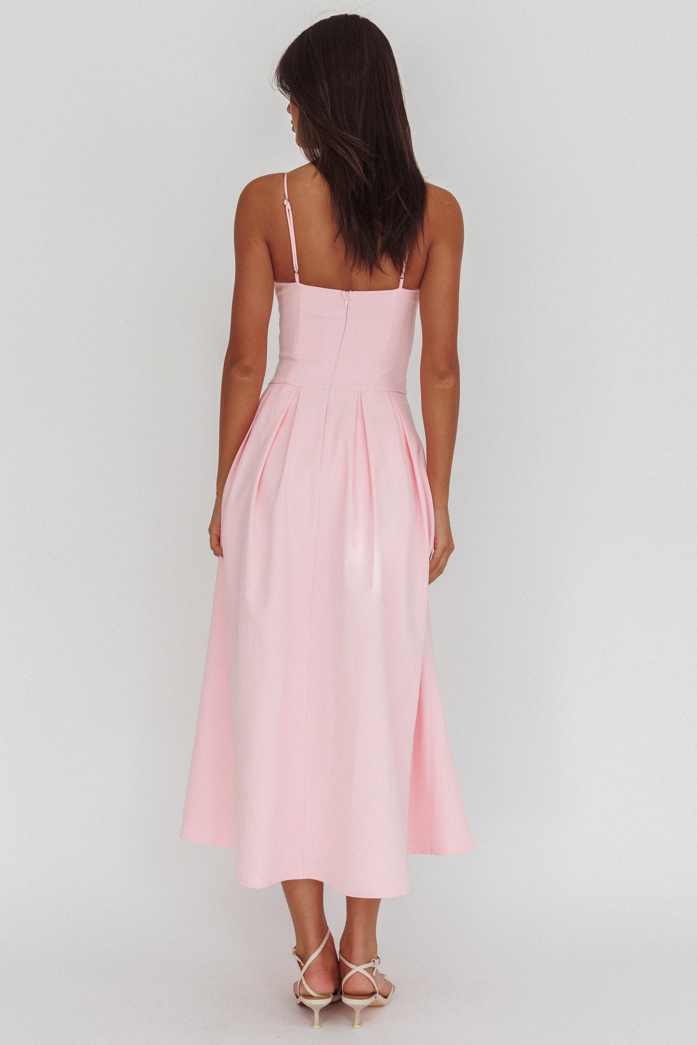 Abito midi rosa con scollo a cuore e pieghe a scatola Kearsy