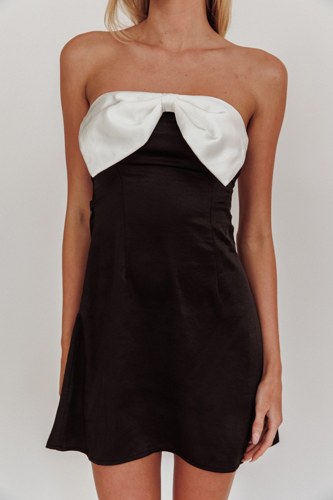 Mini abito Sandi Bow Bust nero