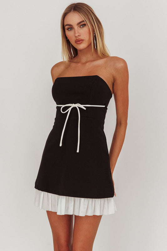 Mini abito nero con lacci e spalline