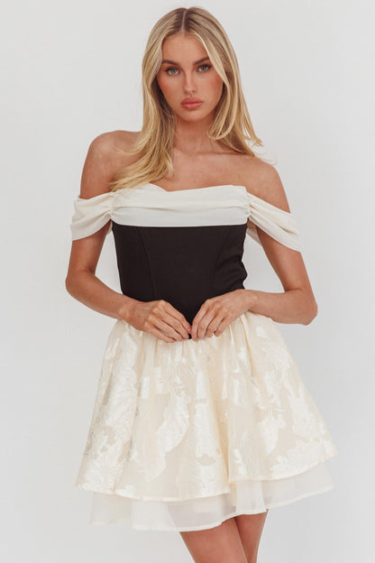 Lussuoso mini abito con spalle scoperte nero/crema