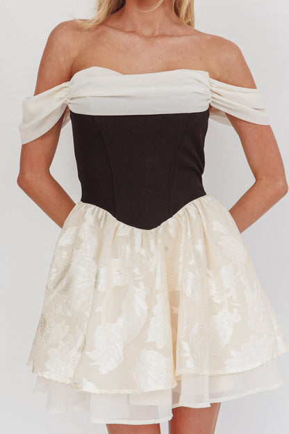 Lussuoso mini abito con spalle scoperte nero/crema
