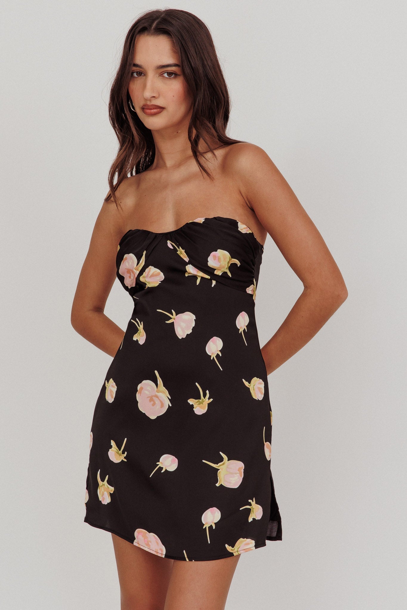 Sian Mini abito senza spalline con scollo a cuore e fiori neri