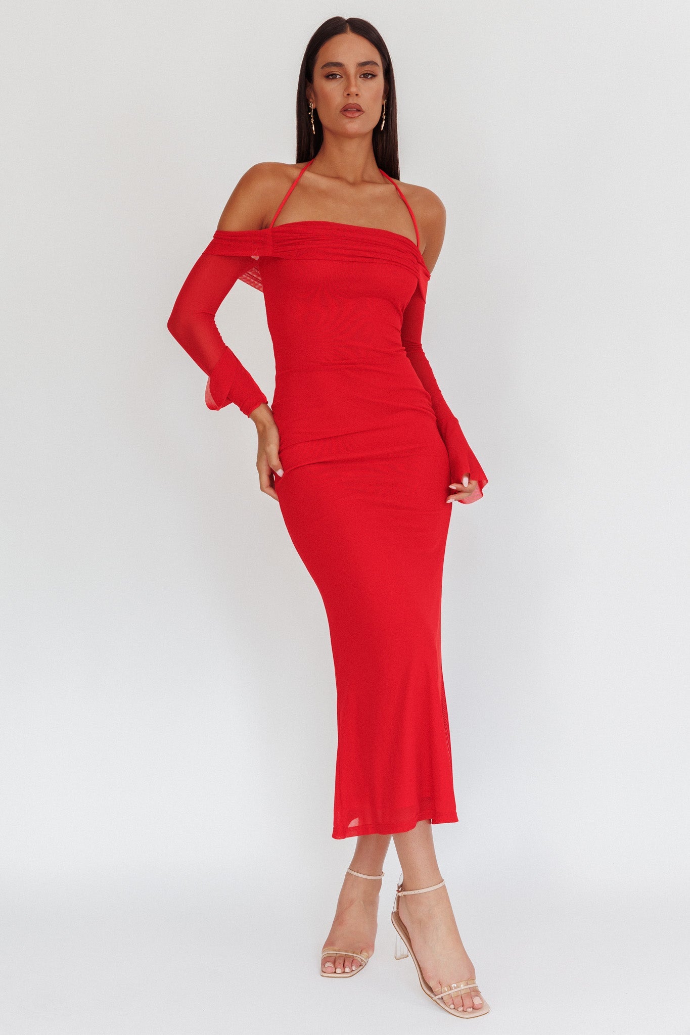 Abito lungo rosso con scollo all'americana e spalle scoperte "Numbers Game"