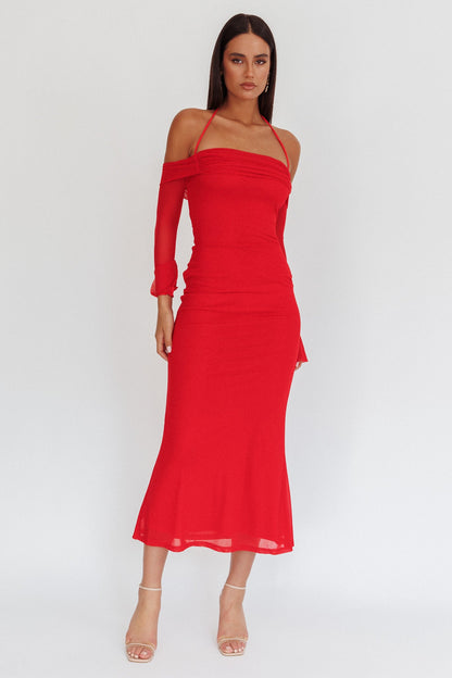 Abito lungo rosso con scollo all'americana e spalle scoperte "Numbers Game"