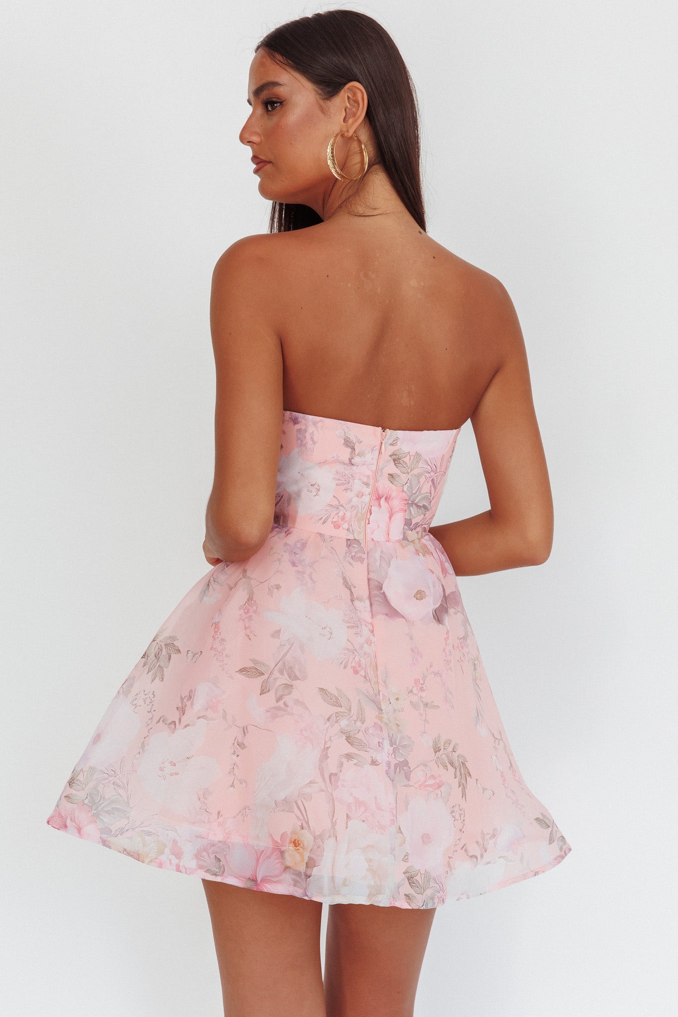 Mini abito con scollo a cuore profondo e motivo floreale rosa