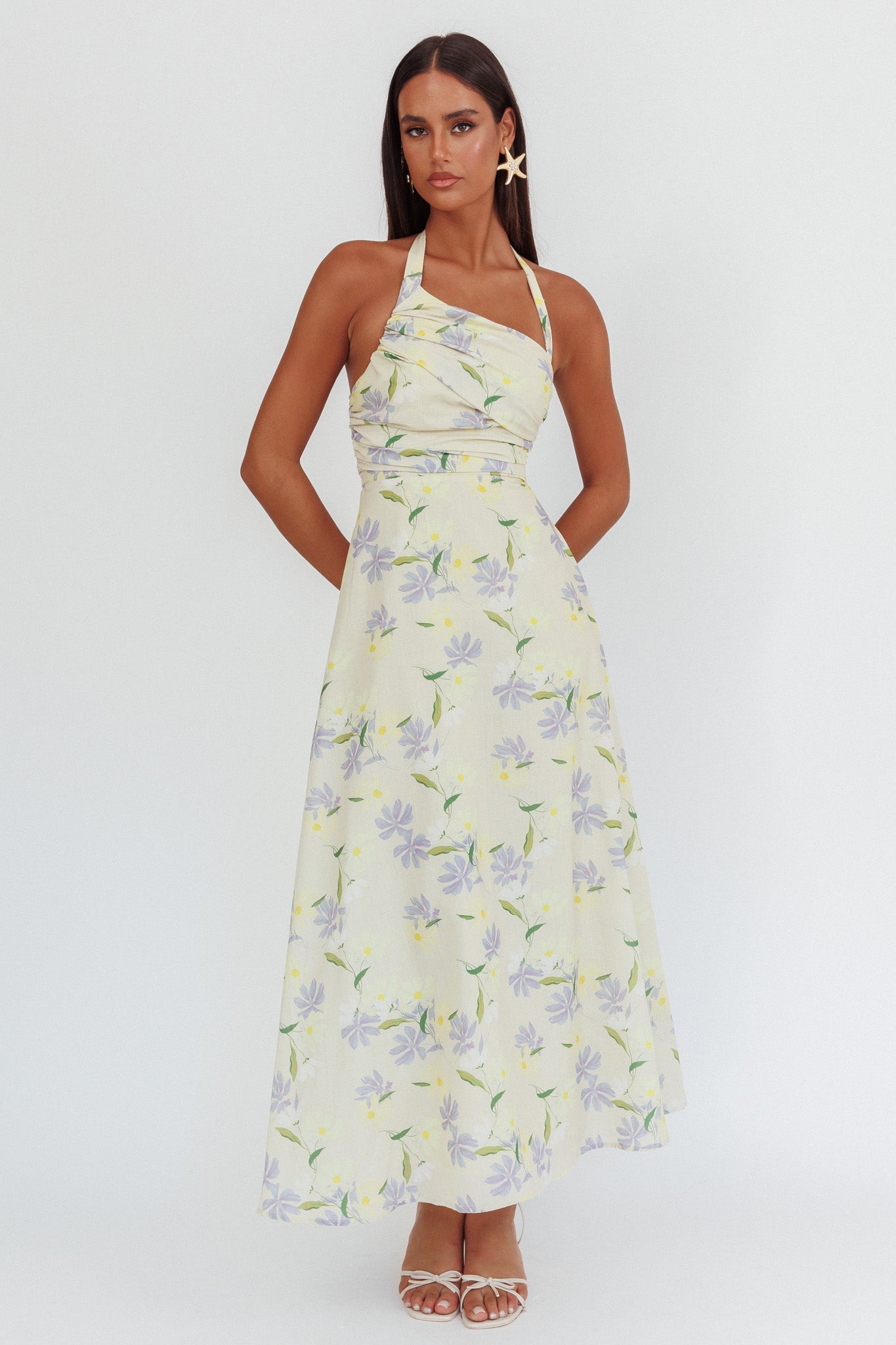 Abito lungo Auriana con scollo asimmetrico e scollo all'americana, floreale e limone