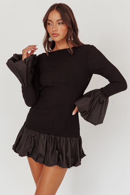 Promise Bubble Hem Mini abito nero con schiena scoperta