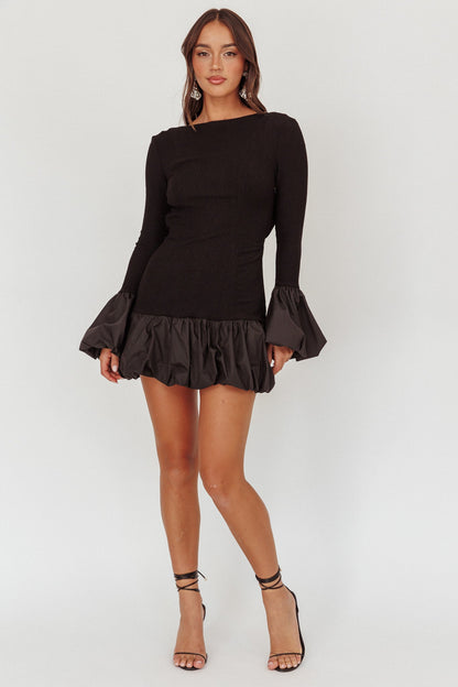Promise Bubble Hem Mini abito nero con schiena scoperta