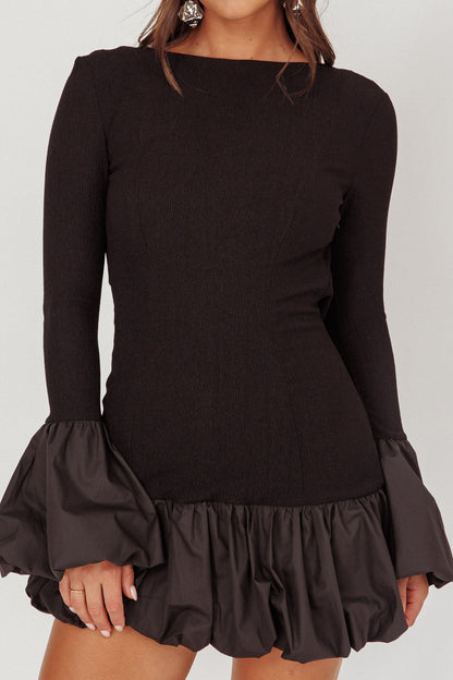 Promise Bubble Hem Mini abito nero con schiena scoperta