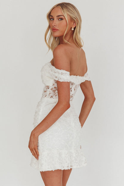 Mini abito in pizzo con spalle scoperte All The Lights, bianco