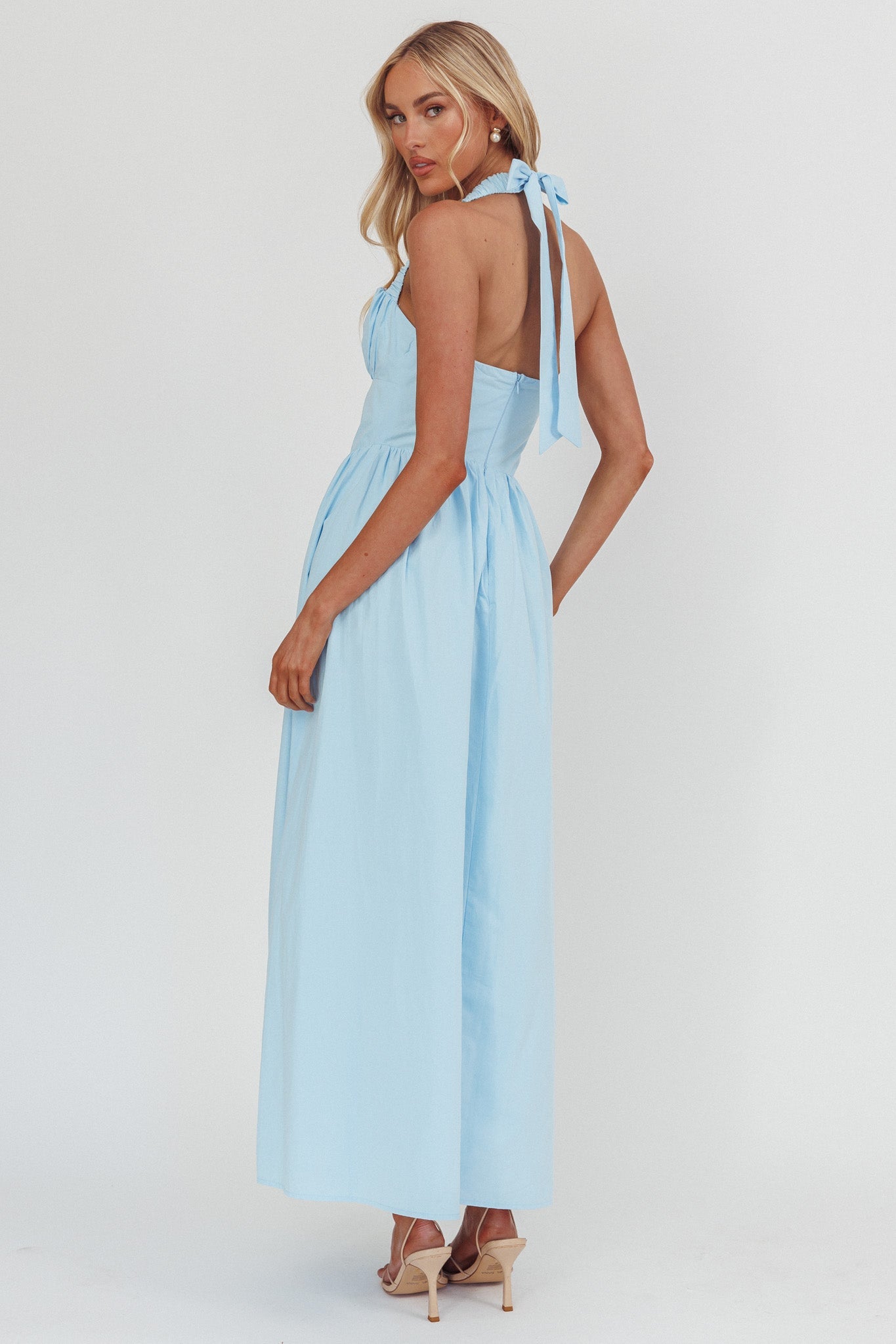 Abito lungo elasticizzato Irisa con scollo all'americana, blu ghiaccio