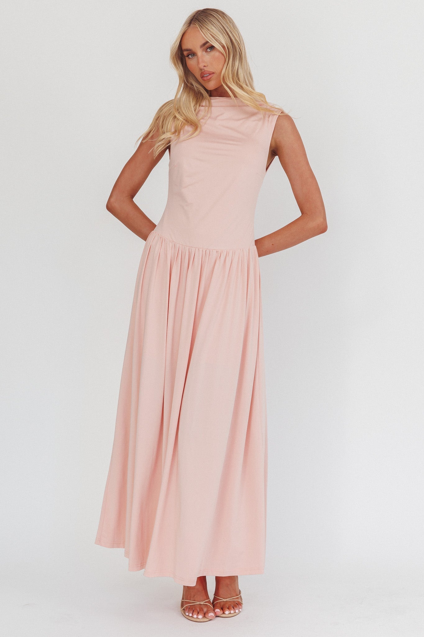 Abito lungo con schiena scoperta e scollo alto Dorothea, rosa antico