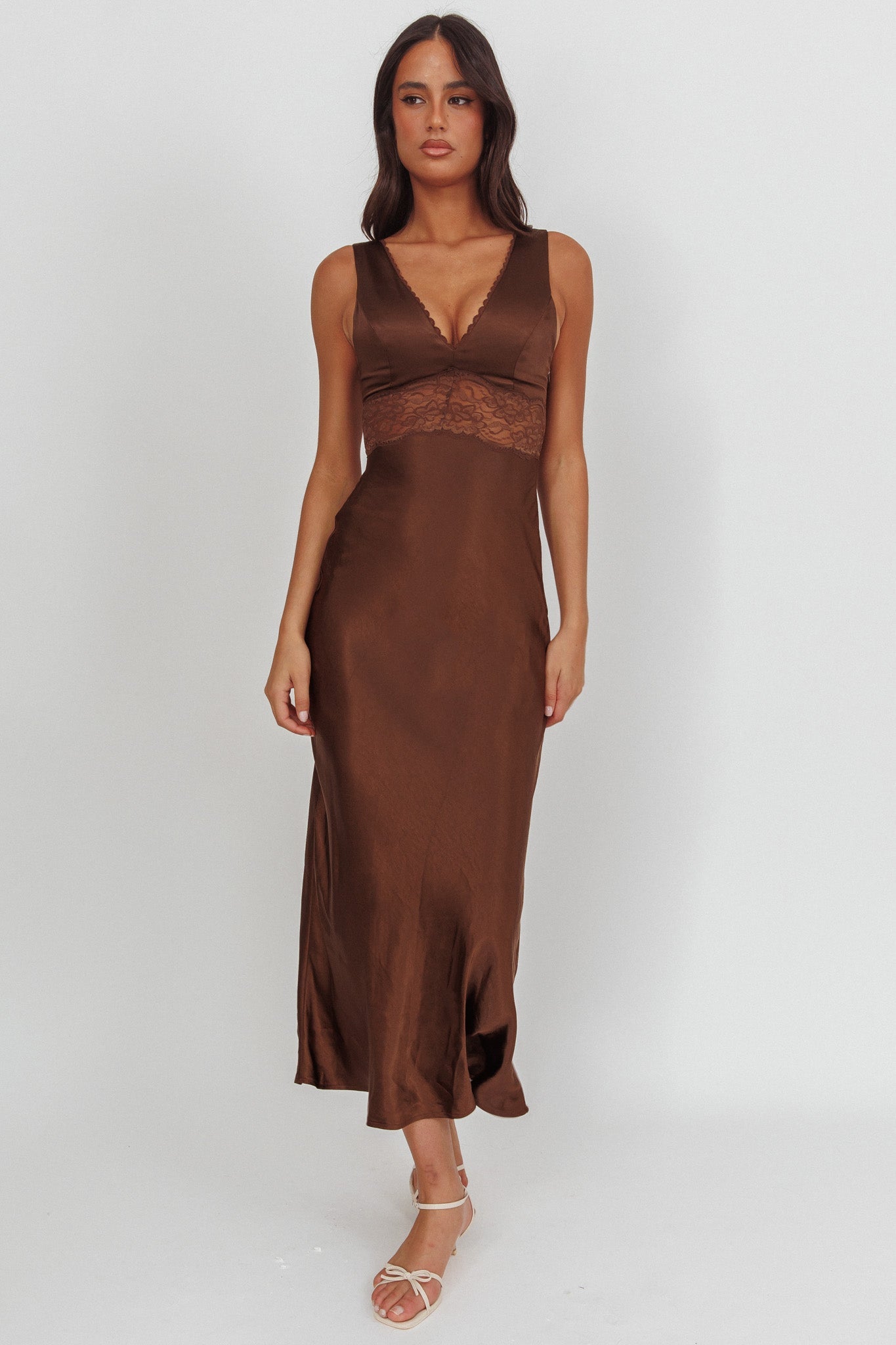 Abito lungo con bordi in pizzo So Sweet Chocolate