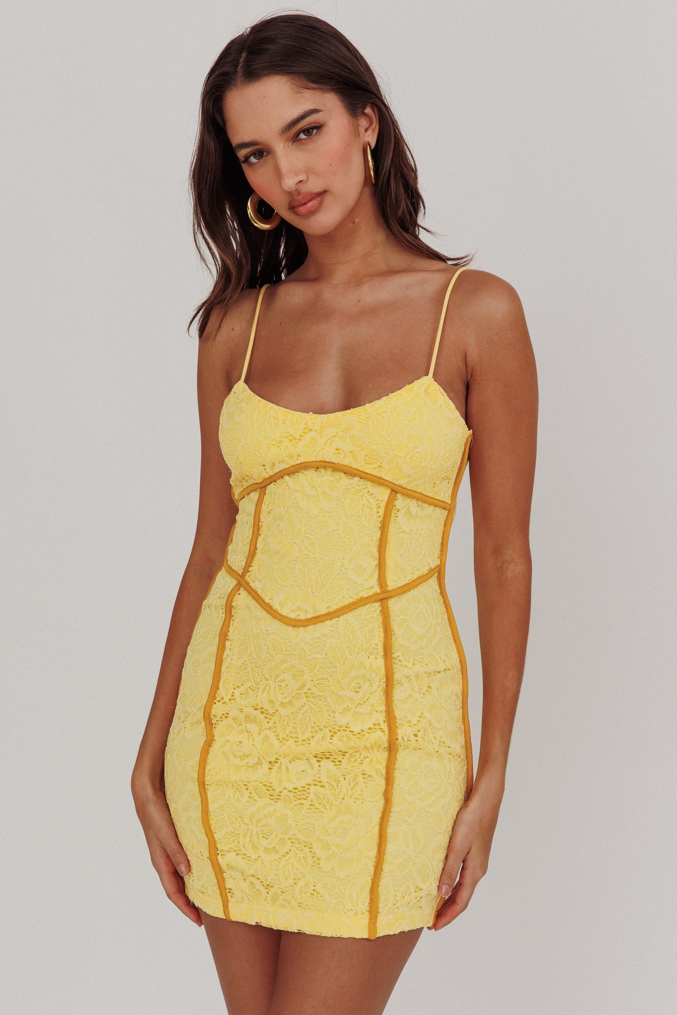 Shenae Piping Trim Mini Dress Pizzo Giallo