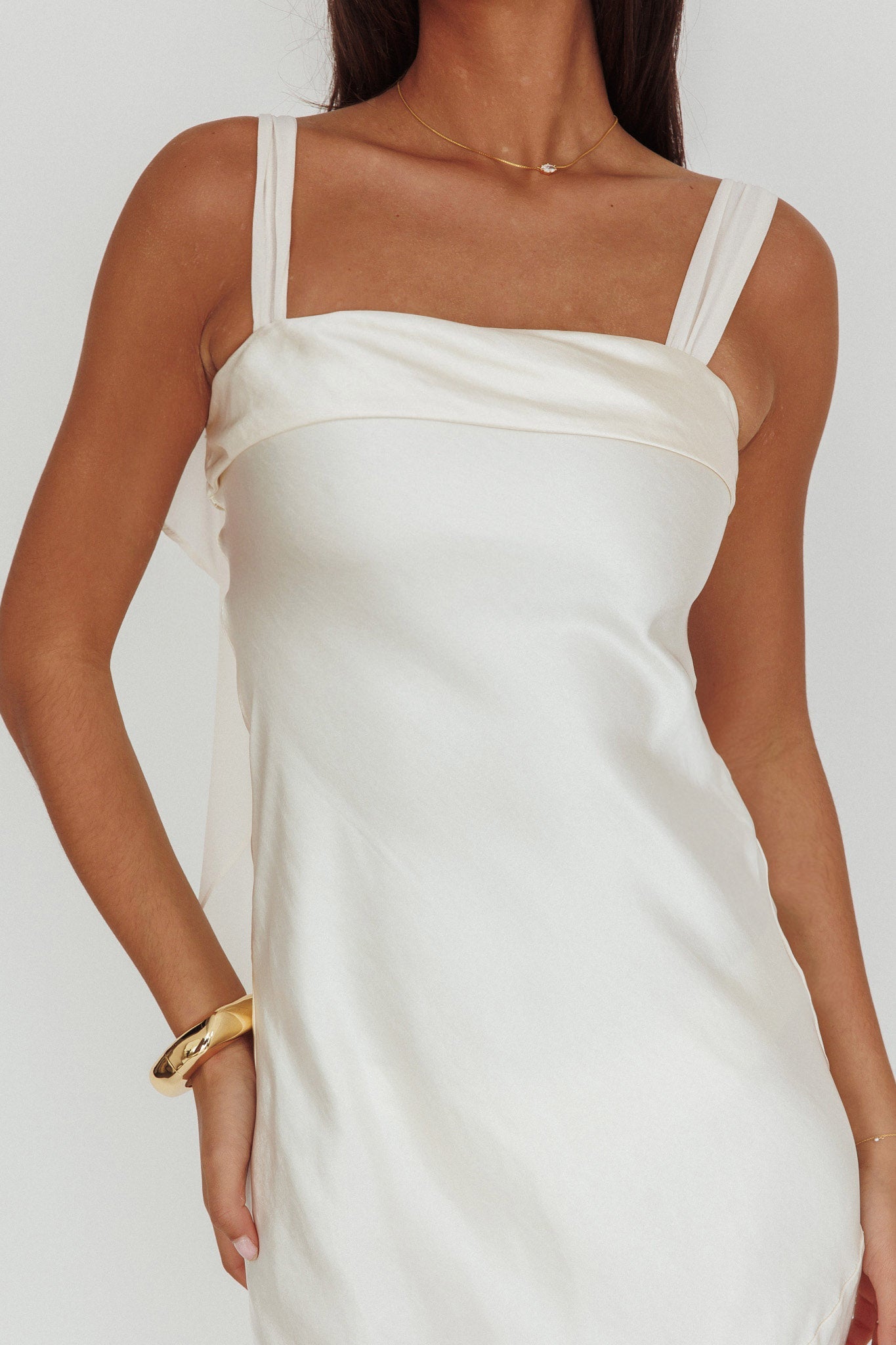 Abito midi con fascia sulle spalle Carmel color ostrica