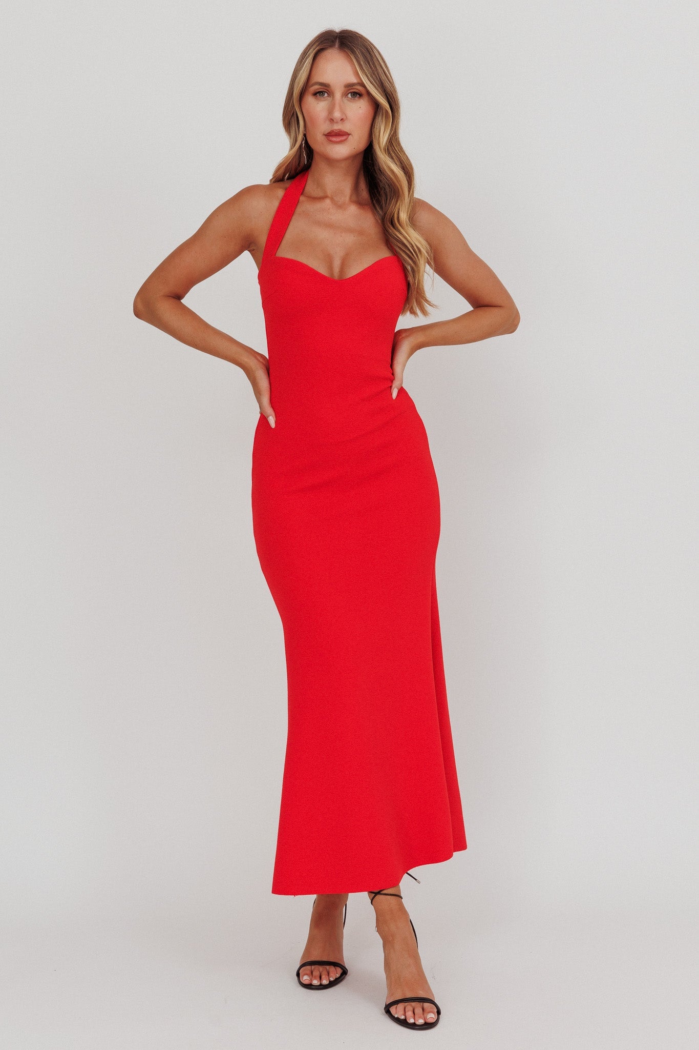 Abito lungo rosso con scollo all'americana e motivo Fire Of Stars