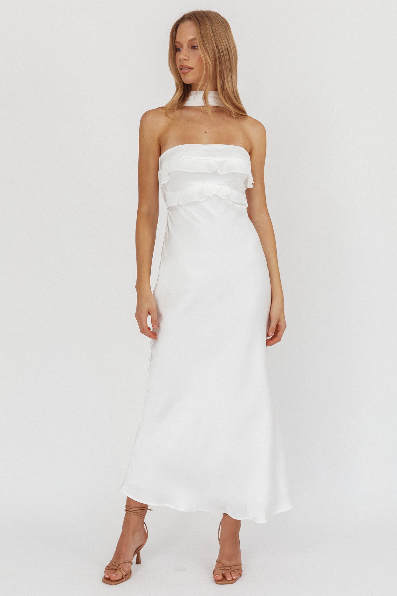 Damsel Reverse Halter Frill Trim Maxi Dress Bianco