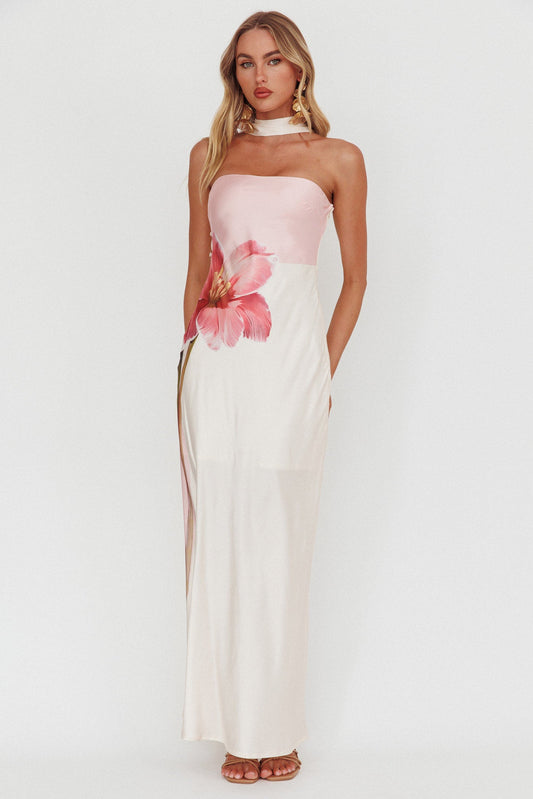 Abito lungo Damsel Reverse Halter con fiore rosa