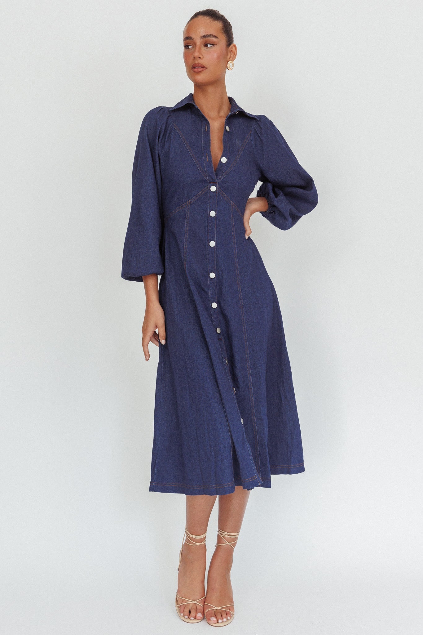 Abito midi lungo stile palloncino Ania in denim scuro