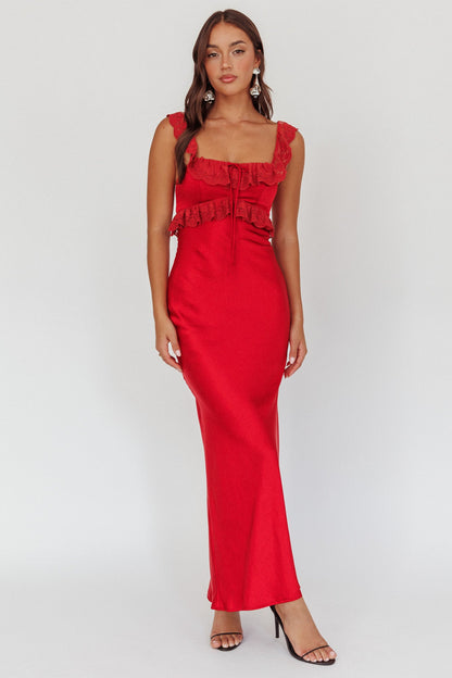 Abito lungo con bordi in pizzo Escapade Cherry