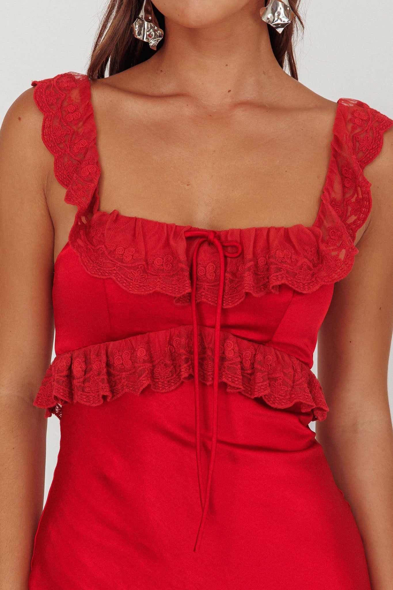 Abito lungo con bordi in pizzo Escapade Cherry