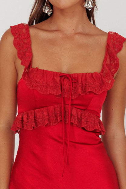 Abito lungo con bordi in pizzo Escapade Cherry