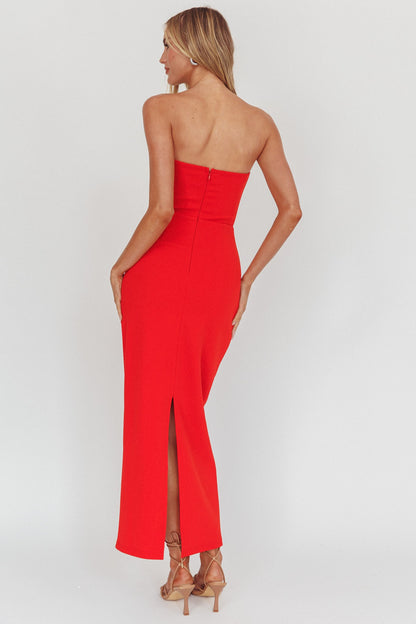Sonrisa Abito lungo senza spalline con cut-out rosso